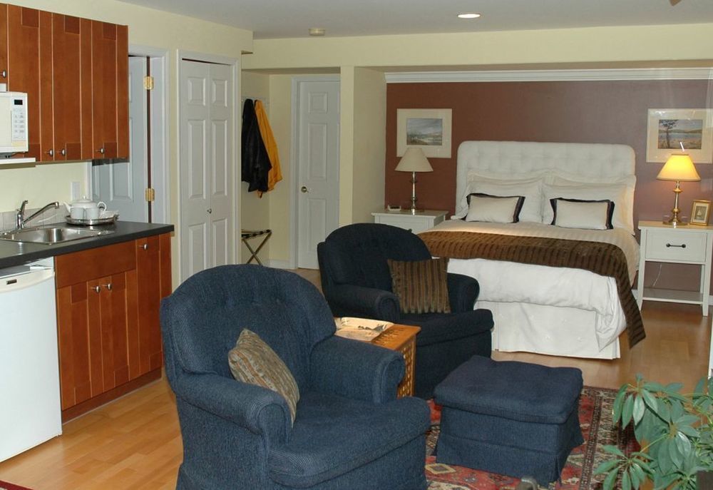 At The Shore Bed And Breakfast Sechelt Buitenkant foto