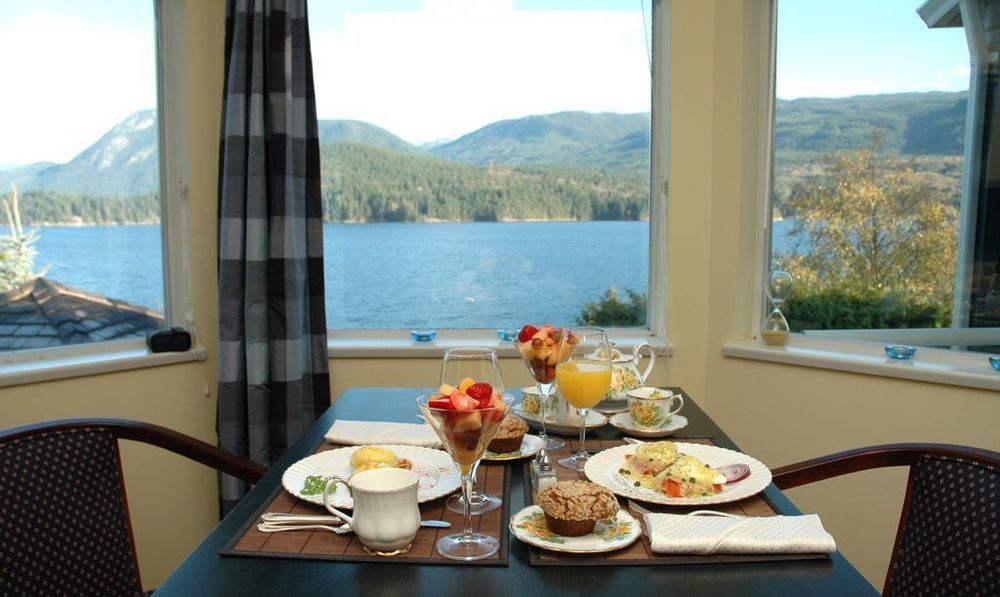 At The Shore Bed And Breakfast Sechelt Buitenkant foto