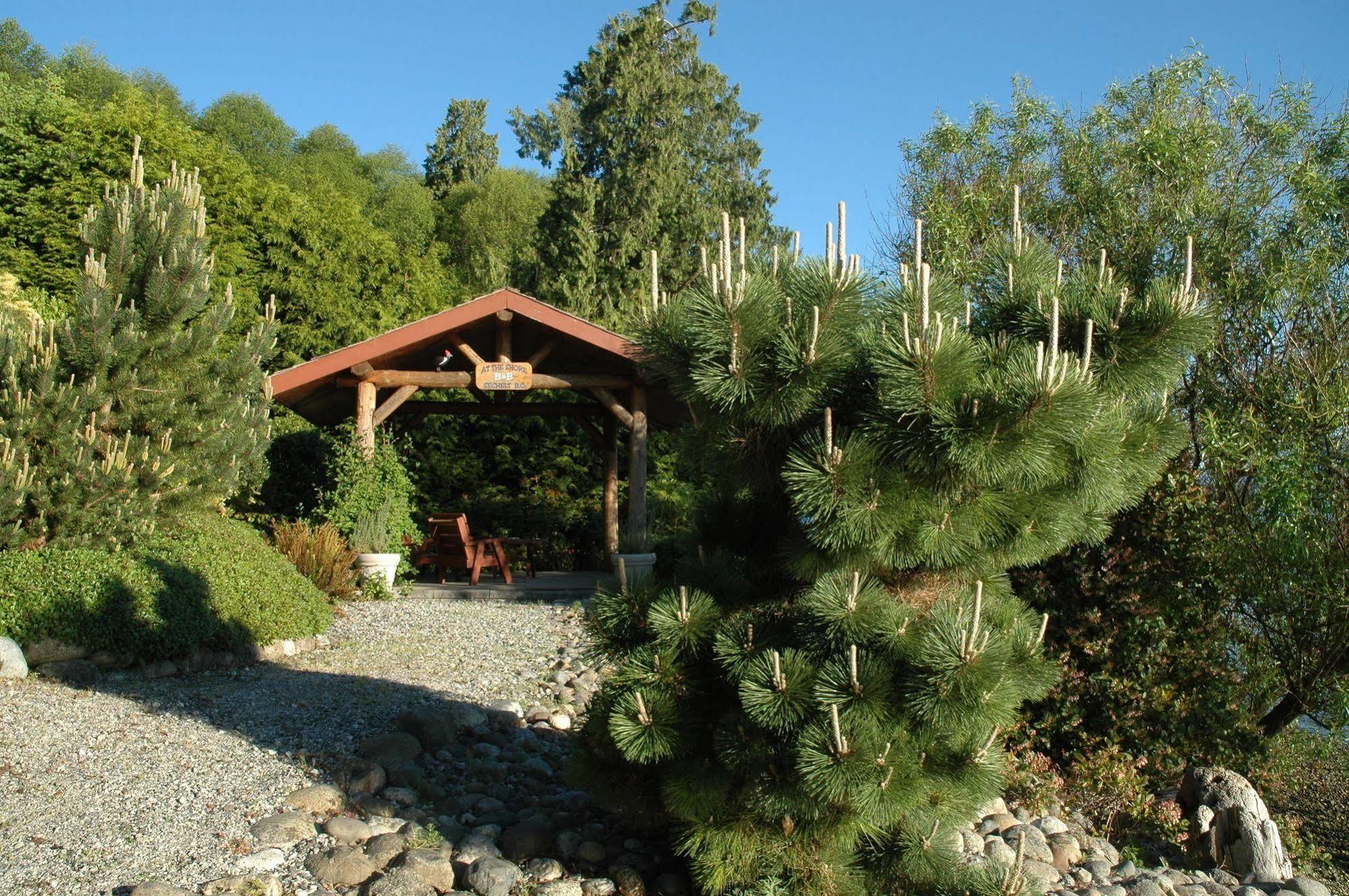 At The Shore Bed And Breakfast Sechelt Buitenkant foto